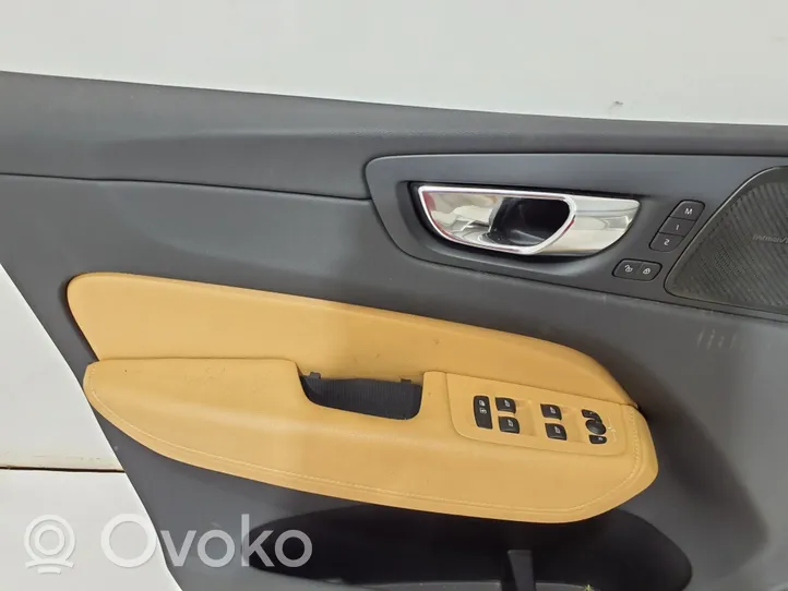 Volvo XC60 Boczki / Poszycie drzwi przednich 31490641