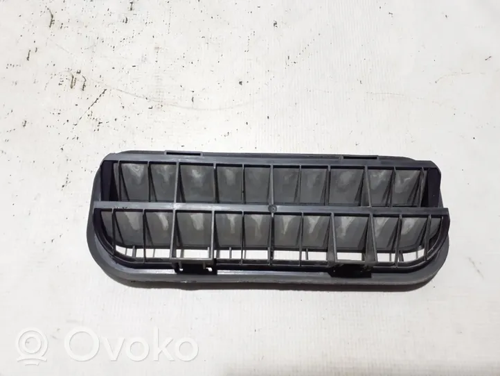 Volkswagen Amarok Grill / Wlot powietrza błotnika przedniego 7H0819181A