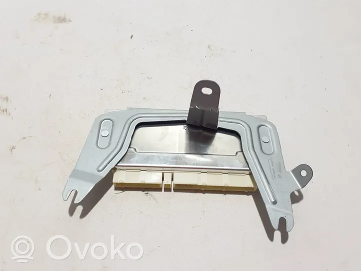 Mercedes-Benz EQC Ilmajousituksen ohjainlaite/moduuli, takana A2139006231