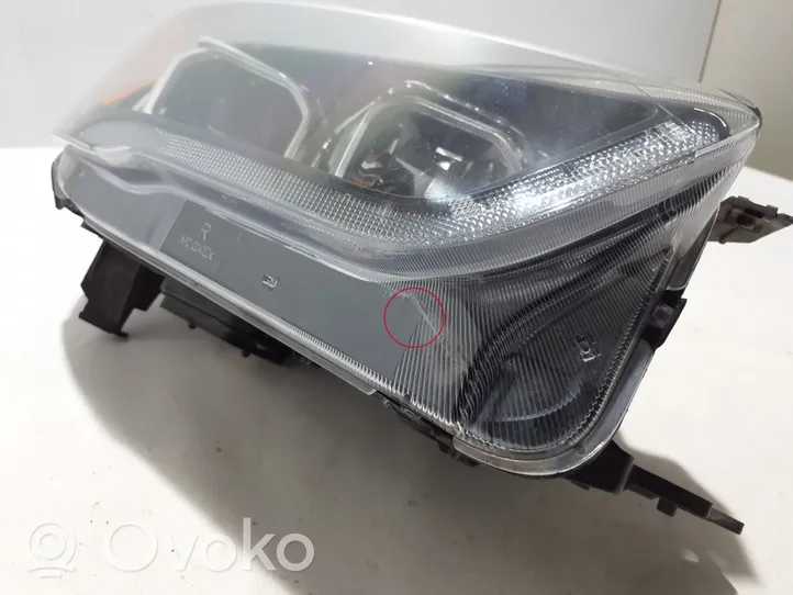 Ford Kuga II Lampa przednia 90118425