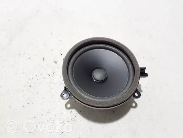 Volvo XC40 Enceinte de porte arrière 31489043