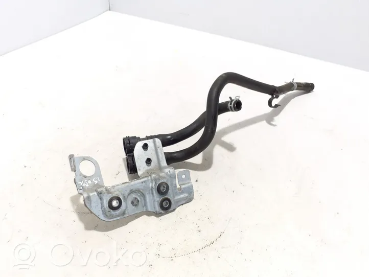 Volvo XC40 Tubo flessibile del liquido di raffreddamento del motore 32222093