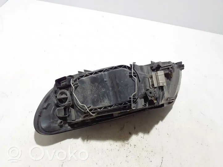 Volvo C30 Phare frontale 31214542