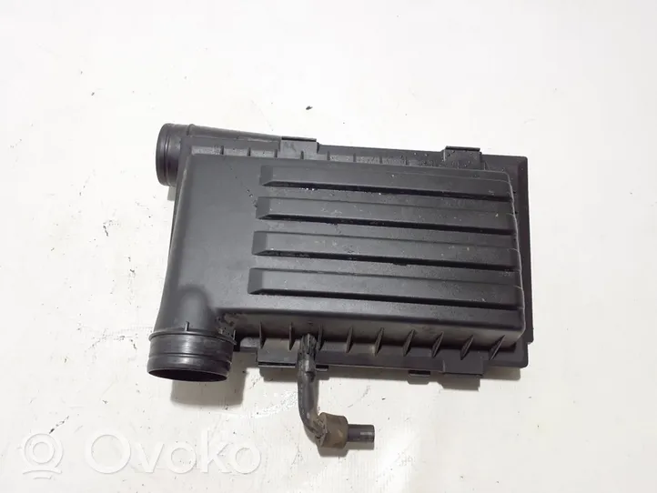 Volkswagen Golf VII Air filter box 04E129611G