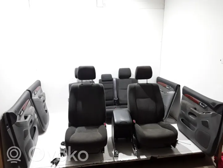 Toyota Land Cruiser (J120) Set interni 