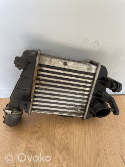 Audi A4 S4 B7 8E 8H Chłodnica powietrza doładowującego / Intercooler 