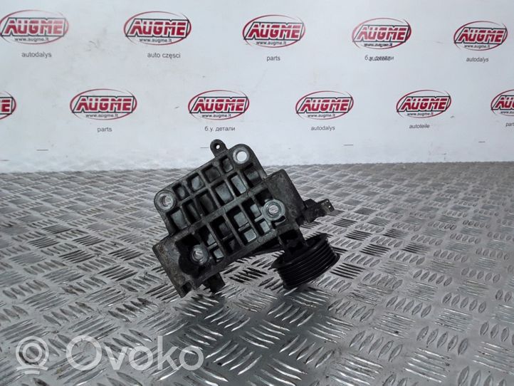 Audi A4 S4 B8 8K Staffa di montaggio del compressore dell’A/C 059903143S