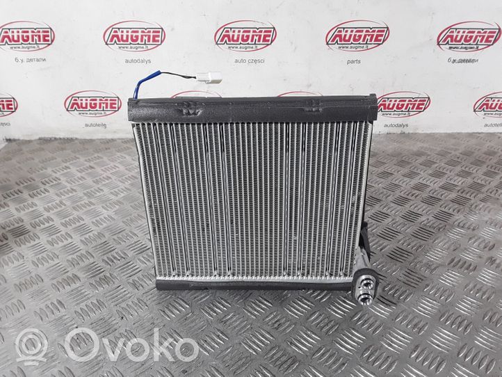 Toyota RAV 4 (XA50) Radiateur soufflant de chauffage 02D12K0432B