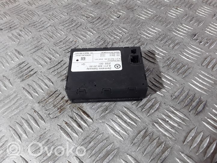 Mercedes-Benz E W211 Módulo de control Gateway A2114452000