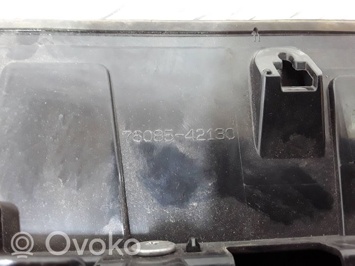 Toyota RAV 4 (XA50) Spojler klapy tylnej / bagażnika 7608542130