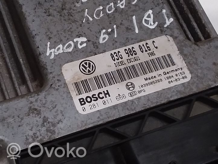Volkswagen Caddy Calculateur moteur ECU 03G906016C