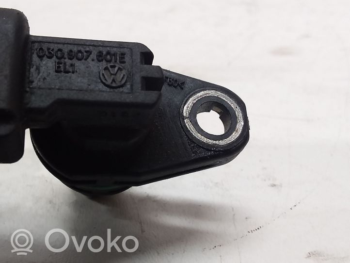 Volkswagen Tiguan Paskirstymo velenėlio padėties daviklis 030907601E