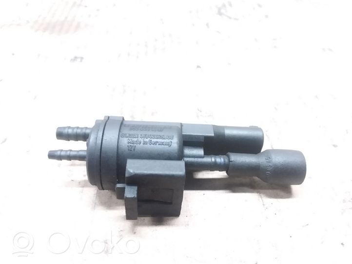 Mercedes-Benz E W211 Vacuum valve 0025401497