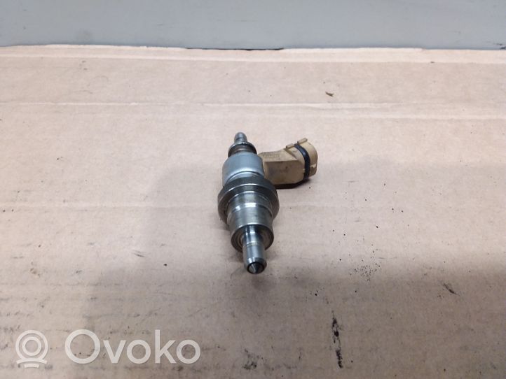 Toyota Avensis T250 Inyector de combustible 2371026011