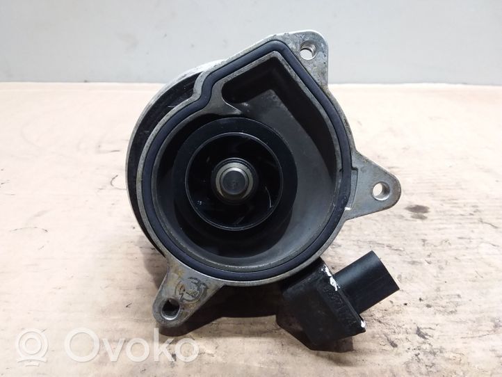 Volkswagen Tiguan Pompe de circulation d'eau 03C880727D