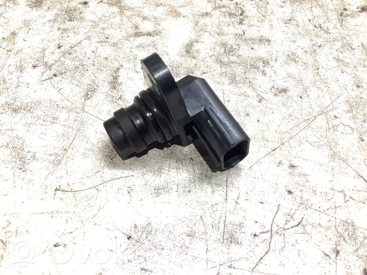 Volvo V70 Camshaft speed sensor 8658495