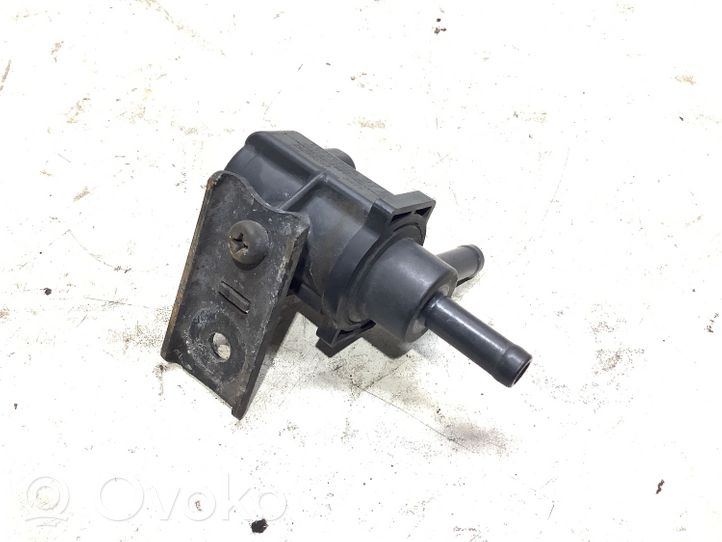 Toyota Prius (XW20) Vacuum valve 9091012259