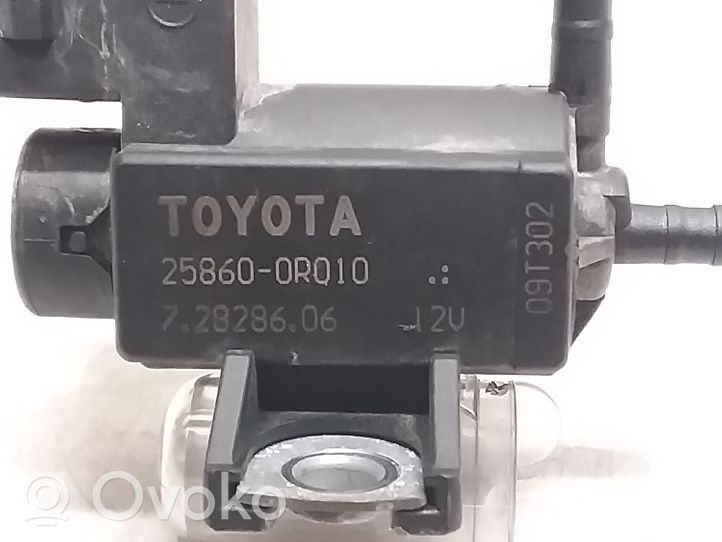 Toyota Avensis T270 Vakuuminis vožtuvas 258600R010