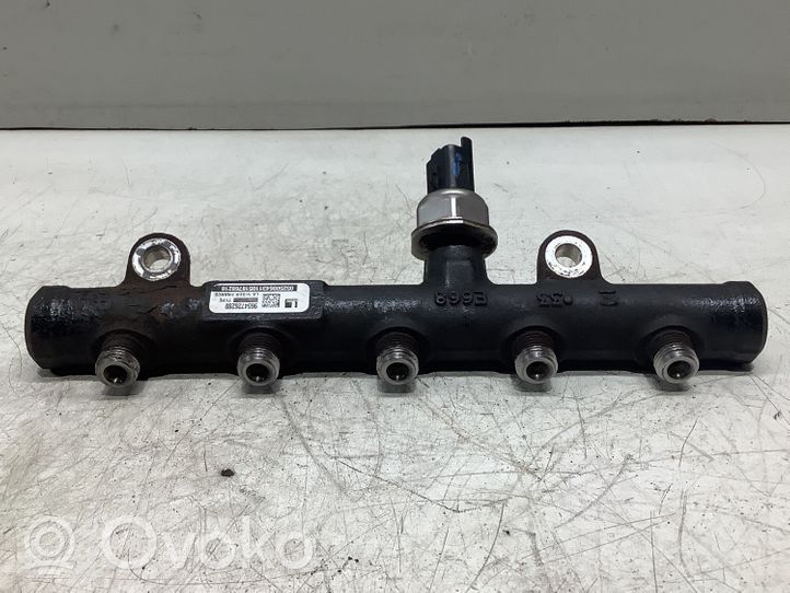 Volvo V50 Regulator ciśnienia paliwa 0518768218