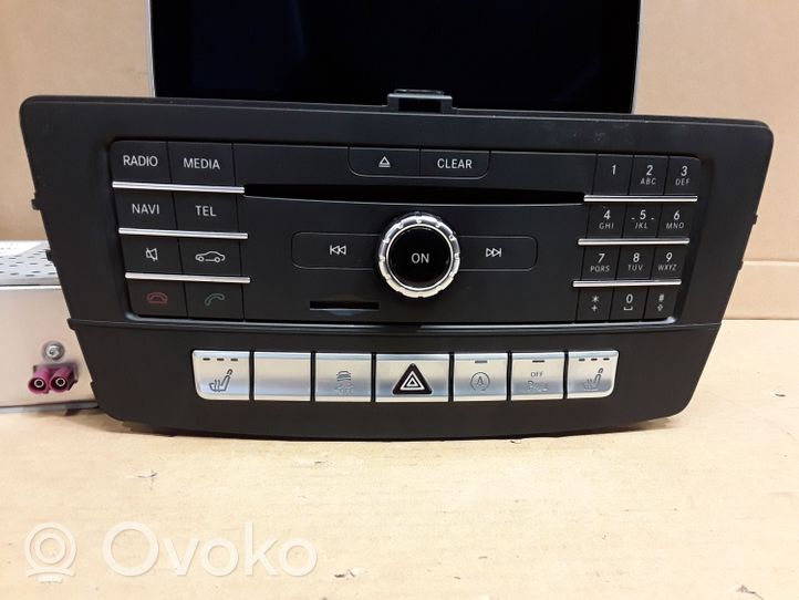 Mercedes-Benz GLE (W166 - C292) Panel / Radioodtwarzacz CD/DVD/GPS A1669006817