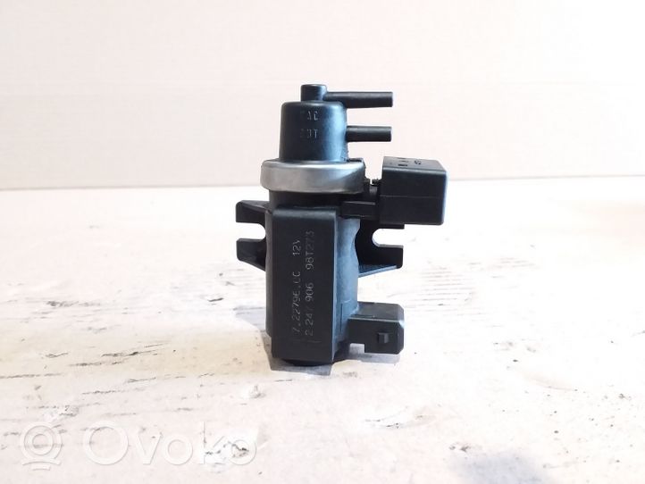 BMW 5 E39 Vacuum valve 7227960