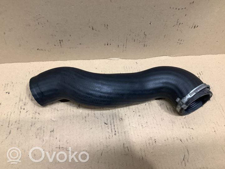 Volvo V70 Tube d'admission de tuyau de refroidisseur intermédiaire 30778626