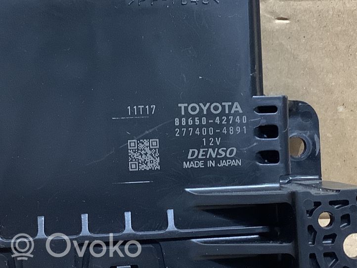 Toyota RAV 4 (XA40) Inne komputery / moduły / sterowniki 8865042740