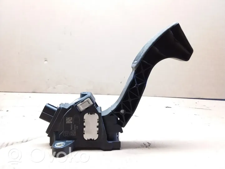 Toyota RAV 4 (XA40) Pedal del acelerador 781100W040