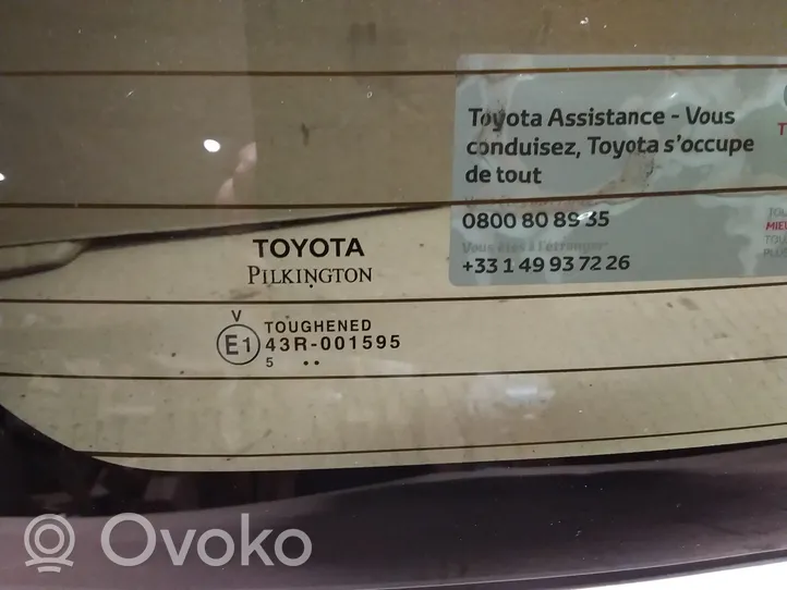 Toyota Auris E180 Szyba tylna 43R001595