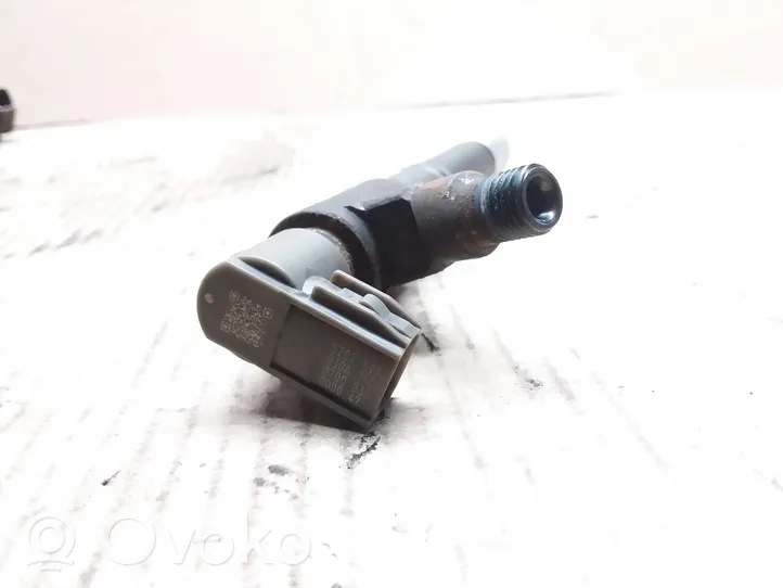 Toyota Avensis T270 Fuel injector 236700R100