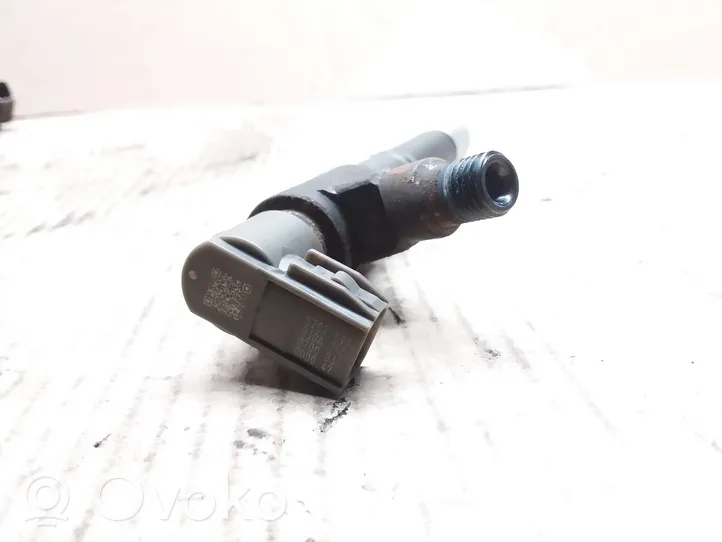 Toyota Avensis T270 Injecteur de carburant 236700R100