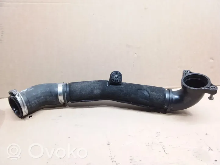 Audi Q3 8U Tube d'admission de tuyau de refroidisseur intermédiaire 04L145762AD