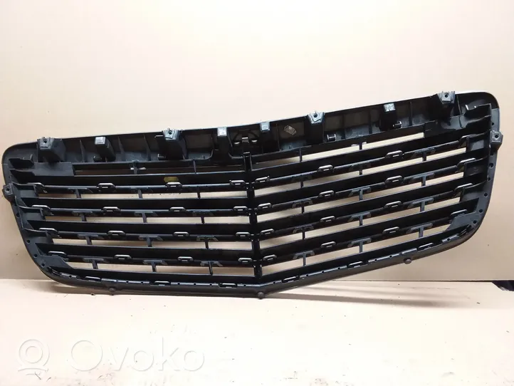 Mercedes-Benz E W211 Maskownica / Grill / Atrapa górna chłodnicy A2118801783