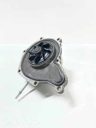 Audi Q7 4M Water pump 06E090A