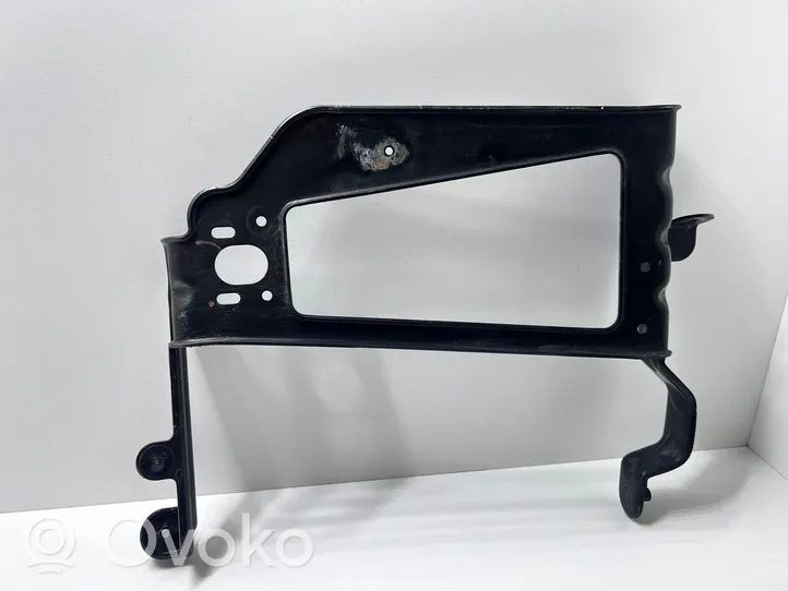 Audi Q7 4M Radiator mount bracket 4M0121262Q