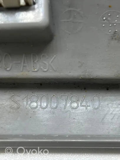 Subaru Outback (BS) Garniture d'extrémité latérale du tableau de bord S18007840