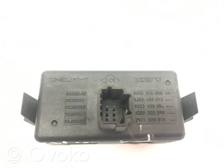 Renault Clio III Hazard light switch 8200214896A