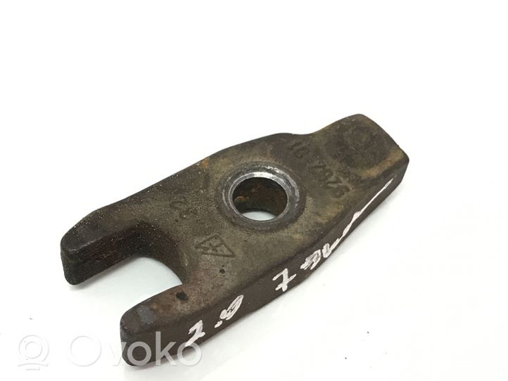 Peugeot 307 Fuel Injector clamp holder 920201