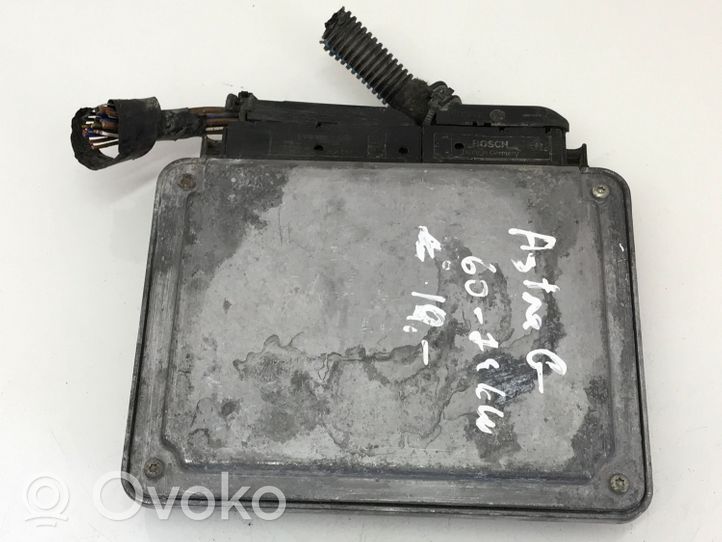 Opel Astra G Calculateur moteur ECU 0281001674