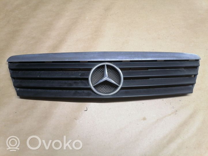 Mercedes-Benz A W169 Etusäleikkö 1688801483