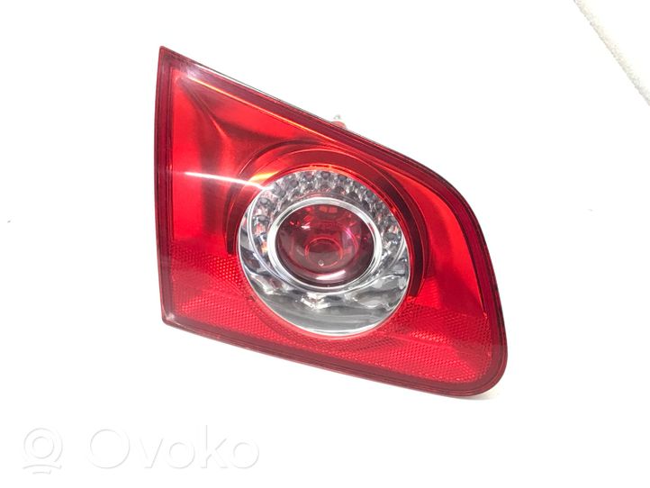 Volkswagen PASSAT B6 Lampy tylnej klapy bagażnika 3C994509308S