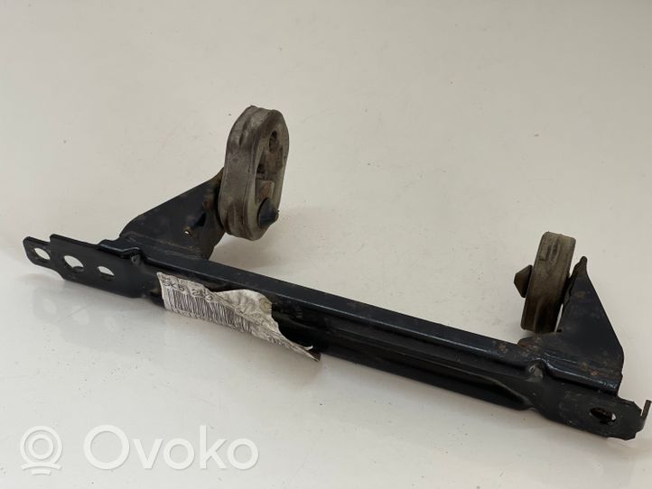 Volkswagen Golf VI Staffa/supporto di montaggio della marmitta 1K0253144AN