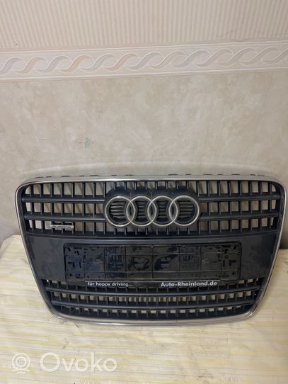 Audi Q7 4L Griglia superiore del radiatore paraurti anteriore 4L0853651