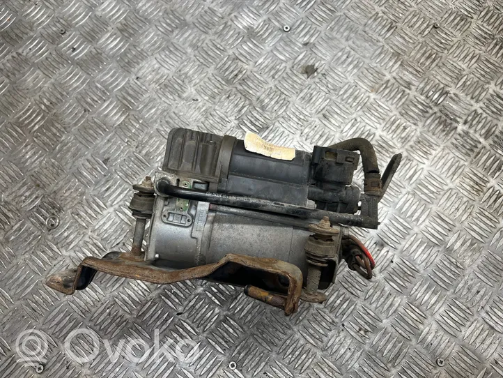 Mercedes-Benz CLS C219 Ilmajousituksen kompressoripumppu 4155403303A