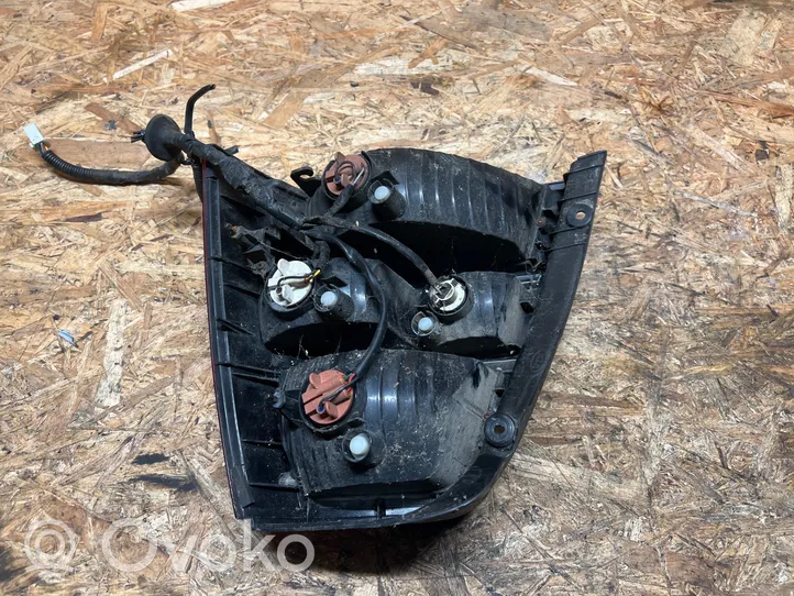 KIA Sorento Lampa tylna 9243E5