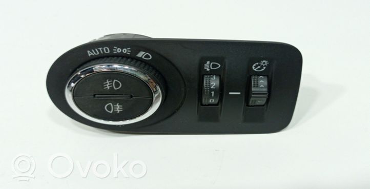 Opel Astra K Autres commutateurs / boutons / leviers 