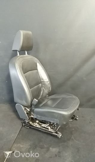 Nissan Qashqai+2 Set di rivestimento sedili e portiere 
