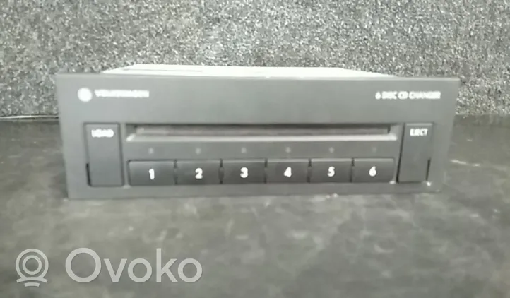 Volkswagen Golf V Panel / Radioodtwarzacz CD/DVD/GPS 