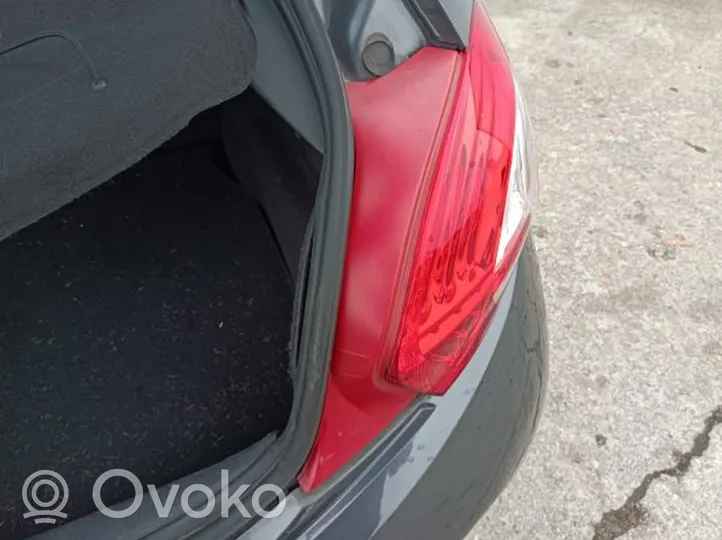 Peugeot 208 Takaluukun takavalot 