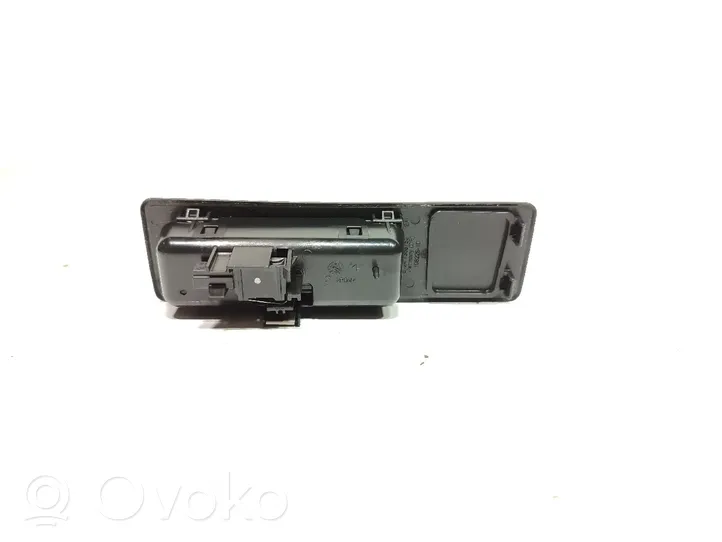 BMW 3 F30 F35 F31 Tailgate exterior lock 